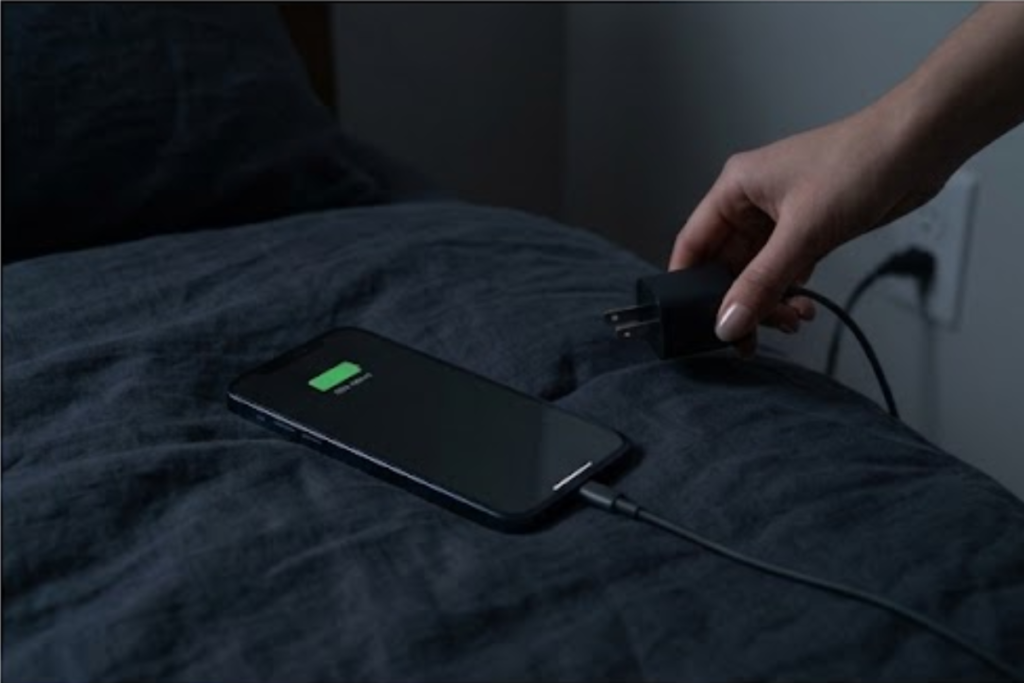 Extend phone battery life with power-saving settings
